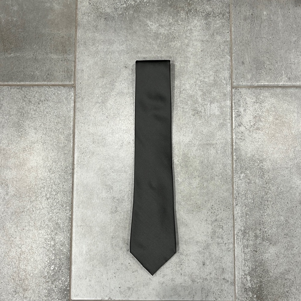 Calvin Klein Tie, 100% Silk, Metallic Gray